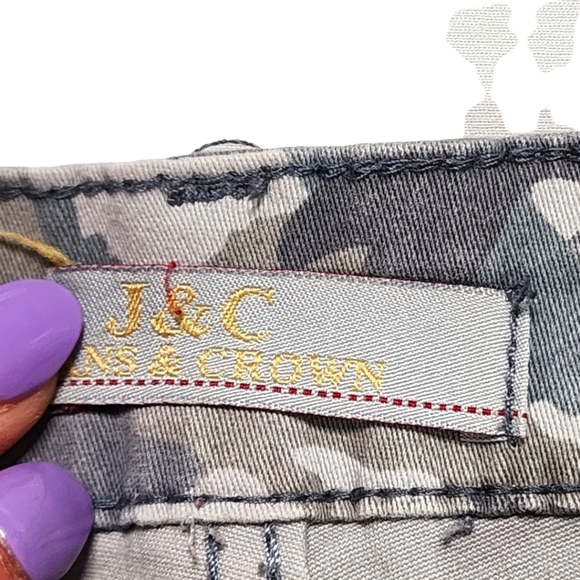 J&C Jeans & Crown Size 5 Camo Distressed Low Rise Skinny Jeans - Picture 3 of 5